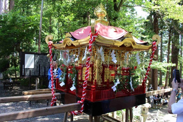 関山神社の御神輿