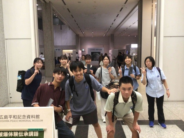 広島平和記念資料館にて