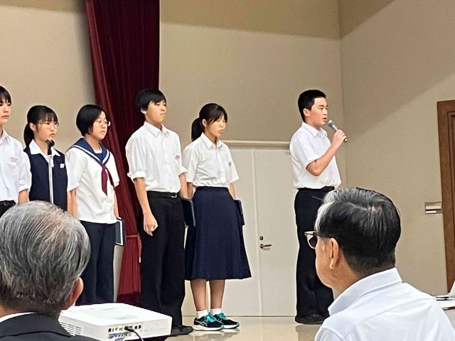 報告会の様子