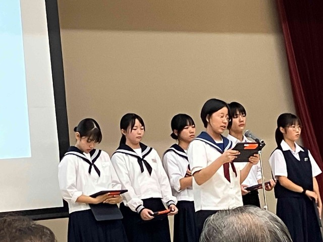 報告会の様子