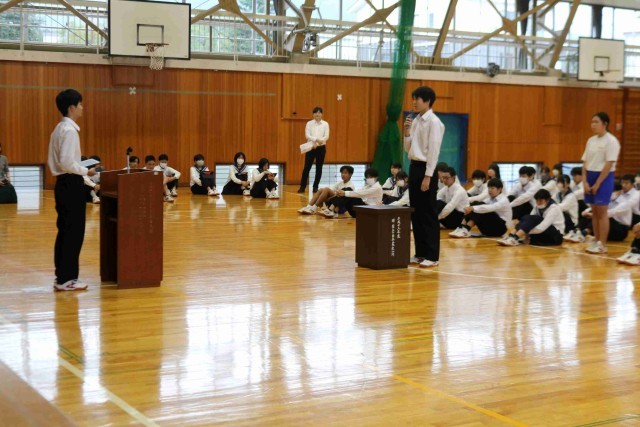 臨時生徒総会の様子