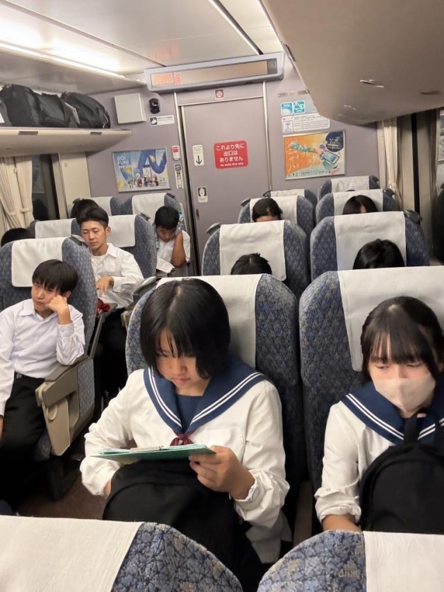 電車の中