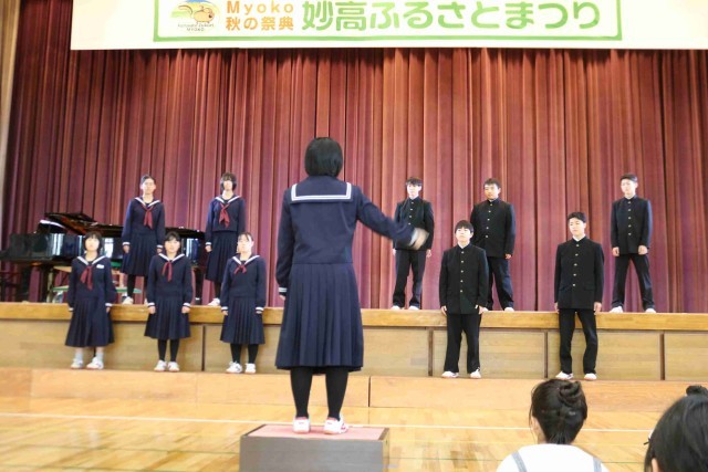 ２年生の合唱発表