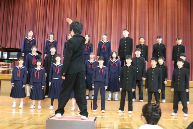 １年生の合唱発表