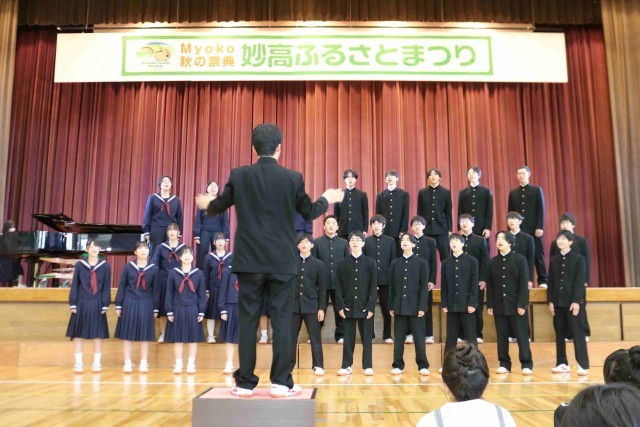 ３年生の合唱発表